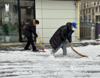 梦见别人扫雪什么意思（女人梦见别人扫雪是什么征兆）